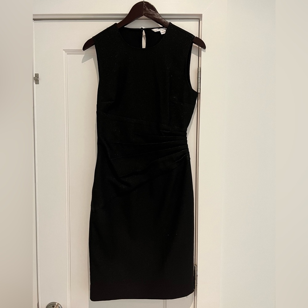 Diane Von Furstenberg Dress Black with Gold Sparkle Cinched Waist Knee Length 6